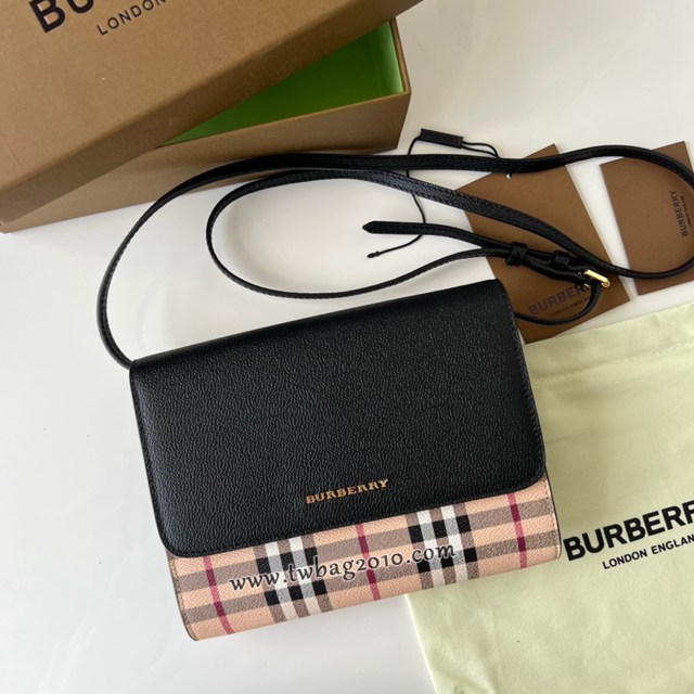 Burberry專門店新款格紋拼皮革斜背包 巴寶莉女款休閒小肩包手包 yxb1053